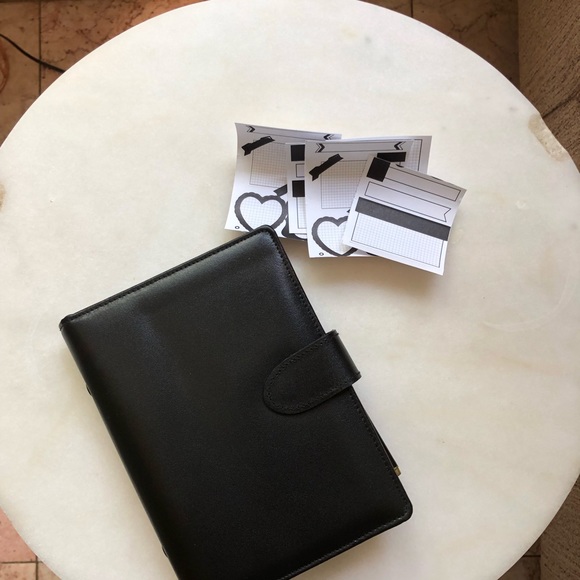 LILLIAN VERNON VINTAGE LEATHER PLANNER - Picture 4 of 14